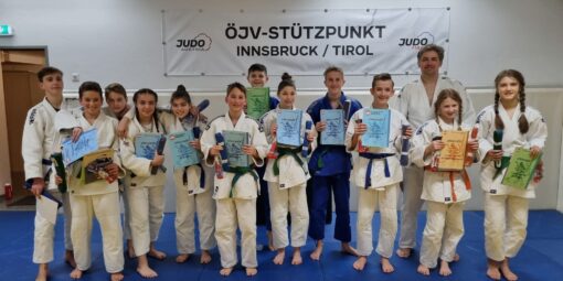 Gürteprüfungen Gruppenfoto